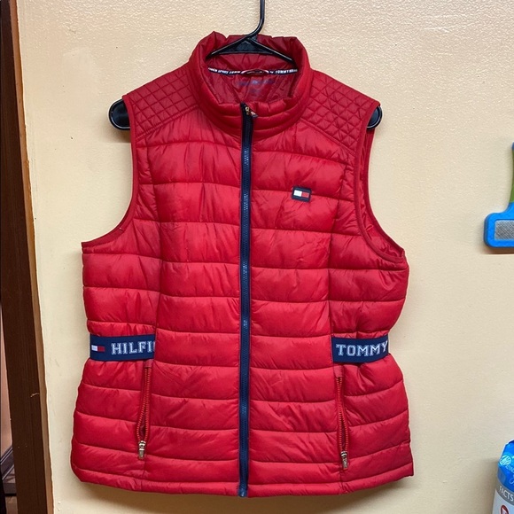 Tommy Hilfiger Red Quilted Puffer Vest - Picture 1 of 6